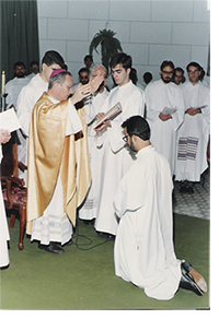 Padre Carlos Roberto dos Santos fala sobre sua trajetria no sacerdcio